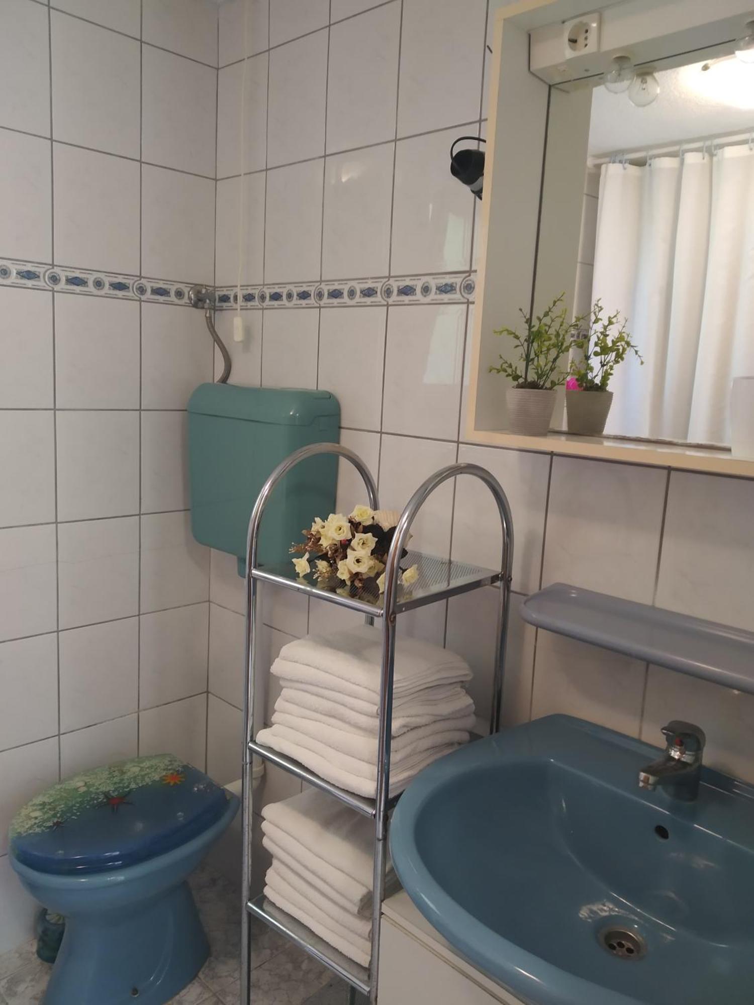 Holiday Home Milenka Рогозница Экстерьер фото